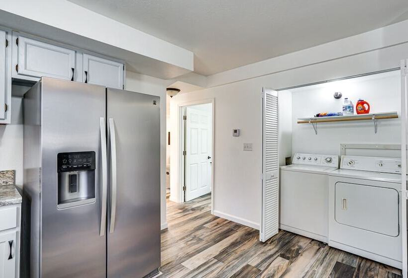 Cozy Jefferson City Retreat W/ Porch, Near Golfing