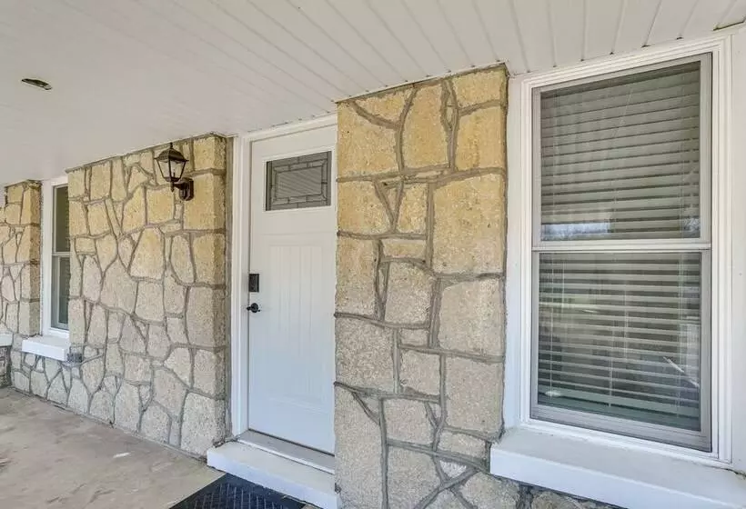 Cozy Jefferson City Retreat W/ Porch, Near Golfing