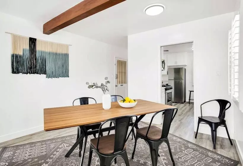 Newly Furnished Valley Home | Reseda Retreat