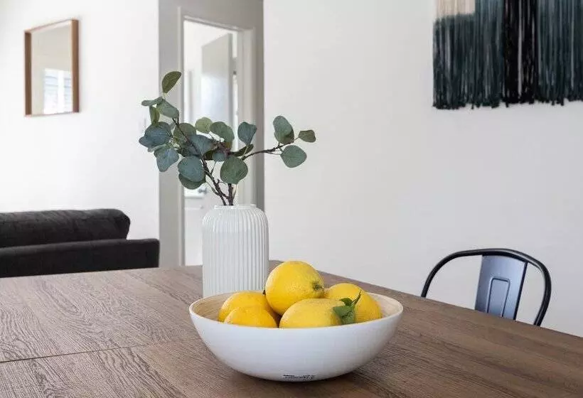Newly Furnished Valley Home | Reseda Retreat