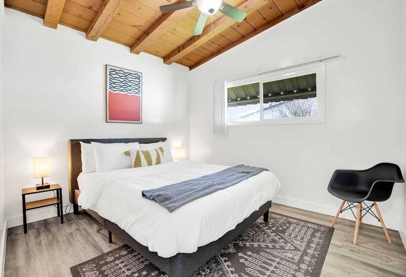 Newly Furnished Valley Home | Reseda Retreat