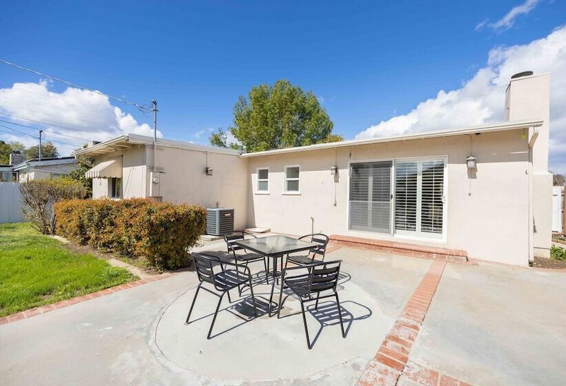 Newly Furnished Valley Home | Reseda Retreat