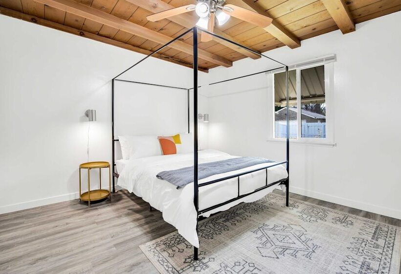 Newly Furnished Valley Home | Reseda Retreat