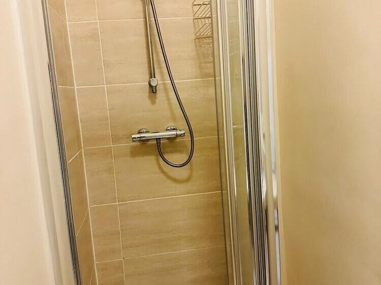 Hotel Elm Vale Lodge