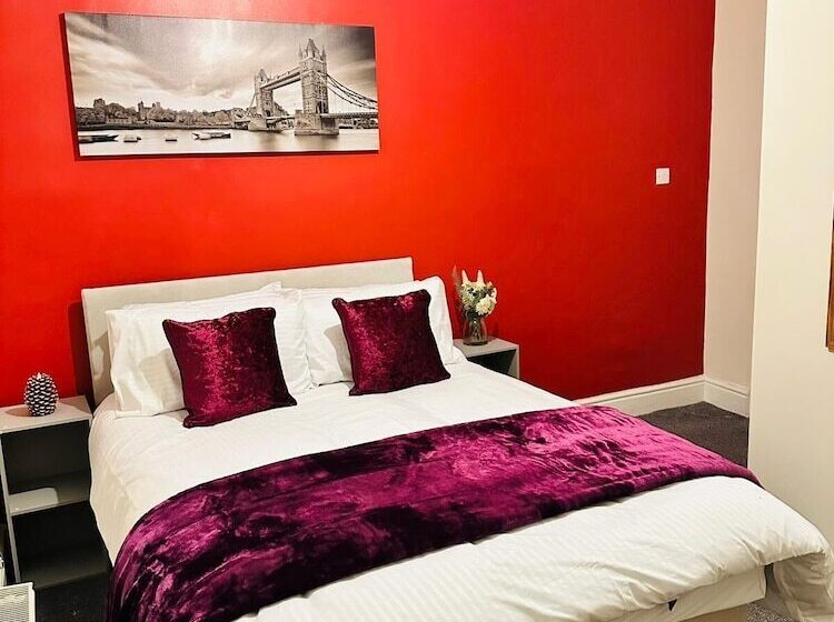 Hotel Elm Vale Lodge