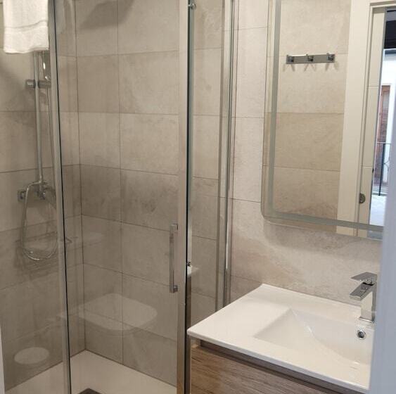 هتل Mira San Basilio