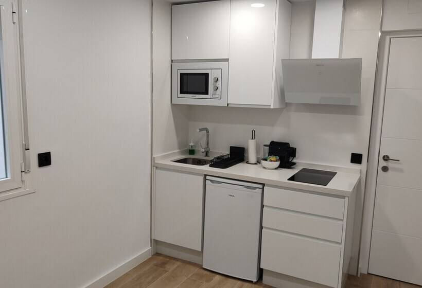 هتل Mira San Basilio