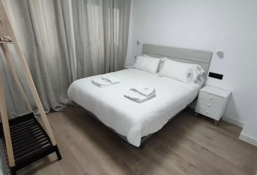 هتل Mira San Basilio