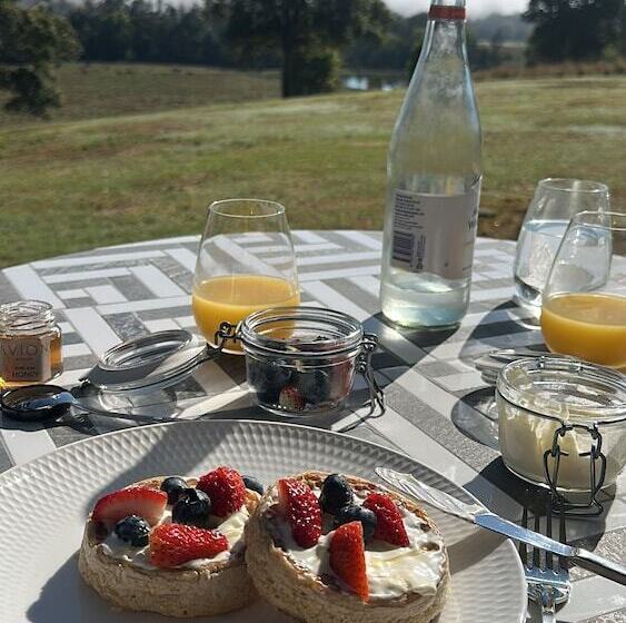 Сельский отель Avion Retreat