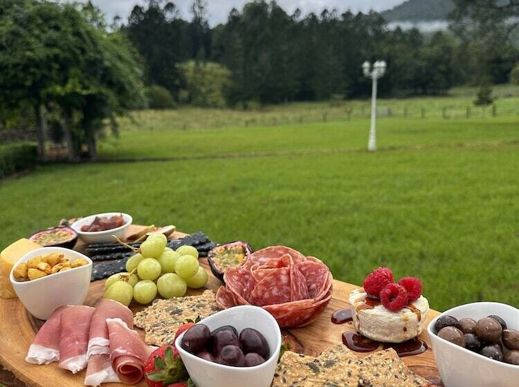 Сельский отель Avion Retreat