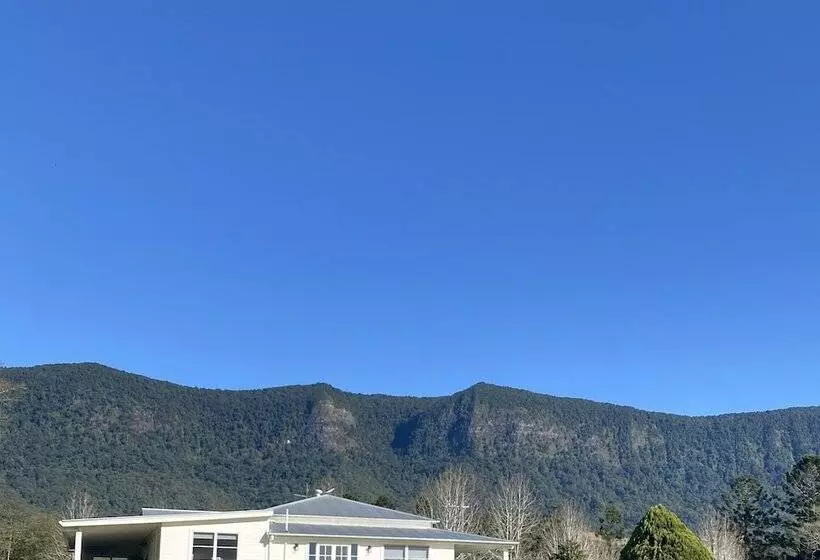田舎風ホテル Avion Retreat