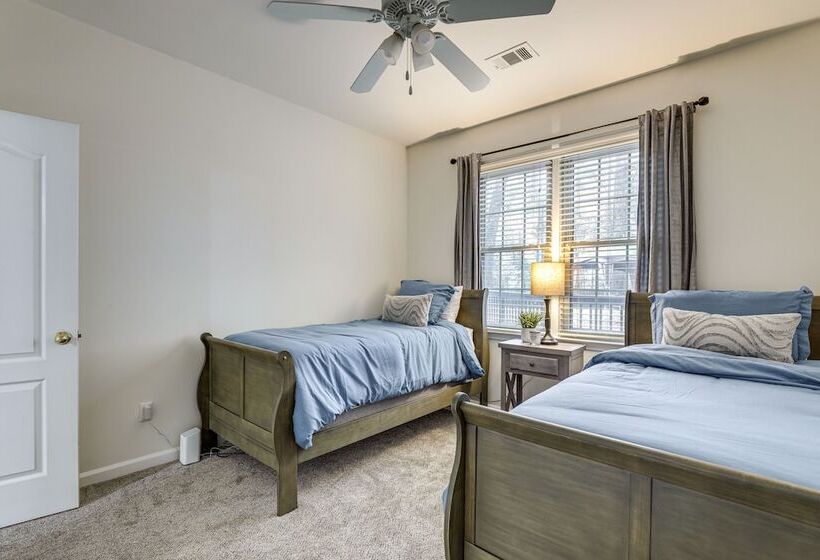 Modern Stone Mountain Home W/ Spacious Deck, Grill