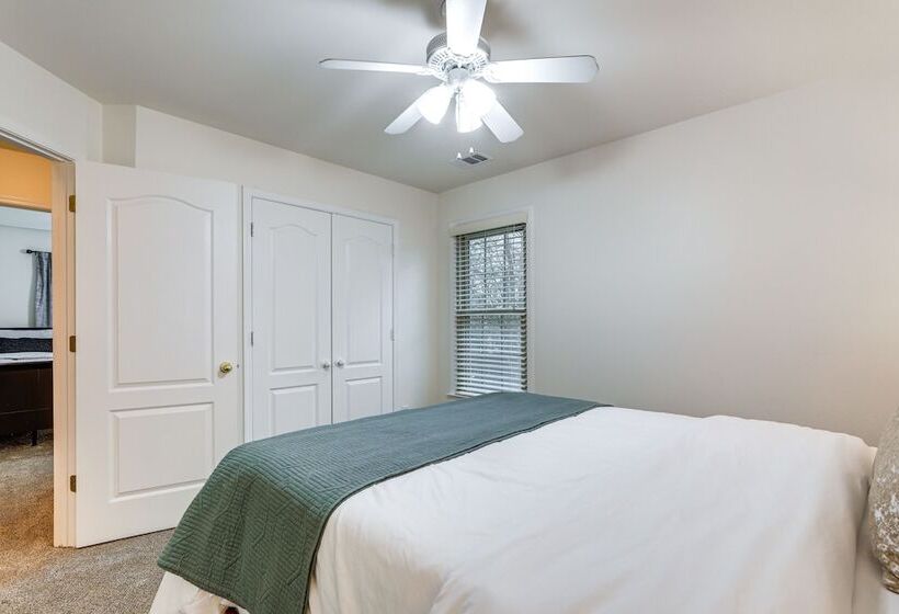 Modern Stone Mountain Home W/ Spacious Deck, Grill