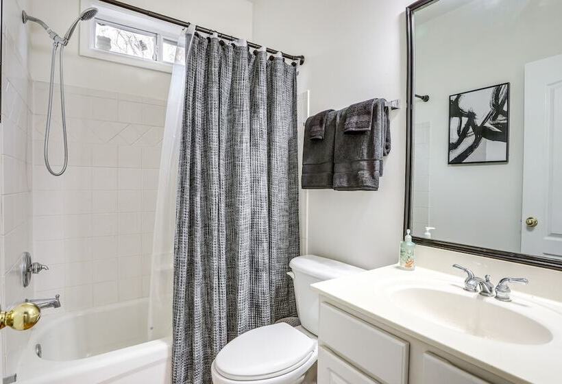 Modern Stone Mountain Home W/ Spacious Deck, Grill