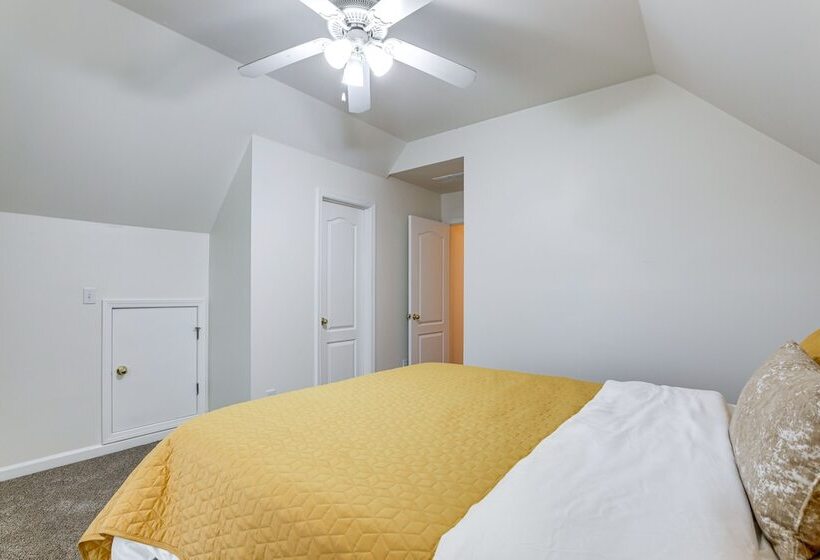 Modern Stone Mountain Home W/ Spacious Deck, Grill