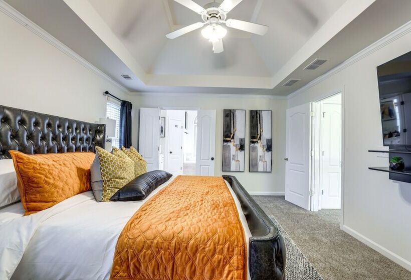 Modern Stone Mountain Home W/ Spacious Deck, Grill