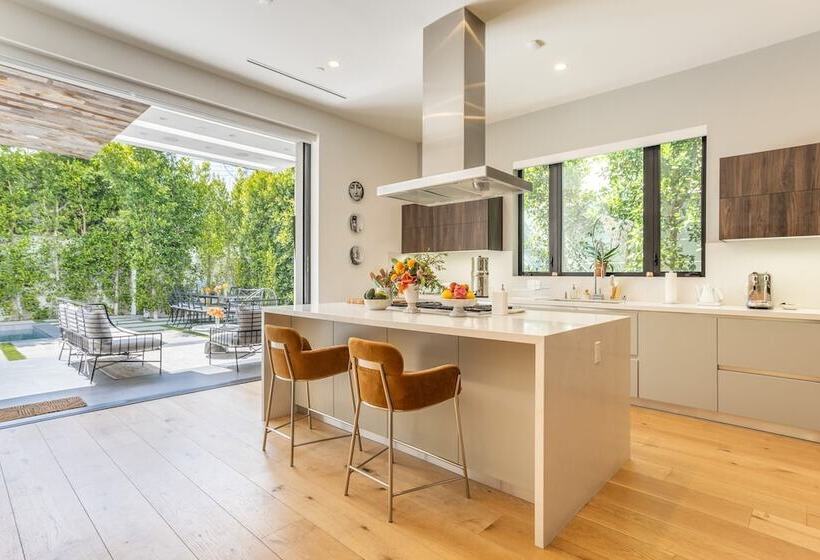 North Vista By Avantstay Stylish Villa In Weho, Walk To Melrose, Pool+hot Tub