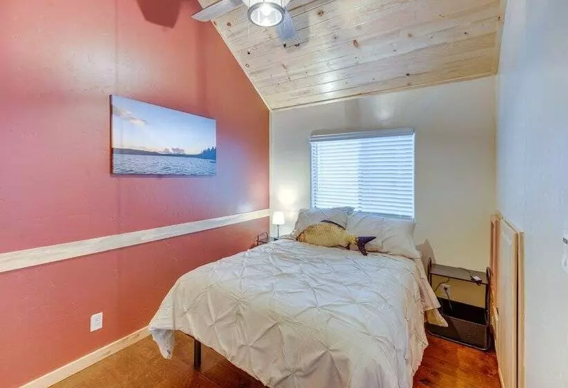 Cozy & Restful Cabin, Steps To Lake Almanor