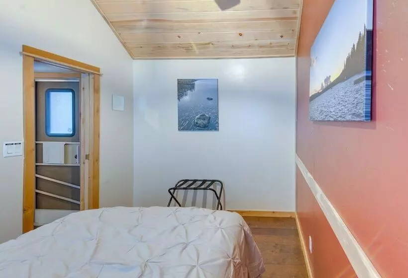 Cozy & Restful Cabin, Steps To Lake Almanor