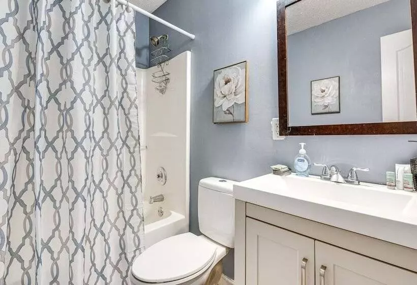 Peaceful Monroe Home W/ Private Pool, Pet Friendly