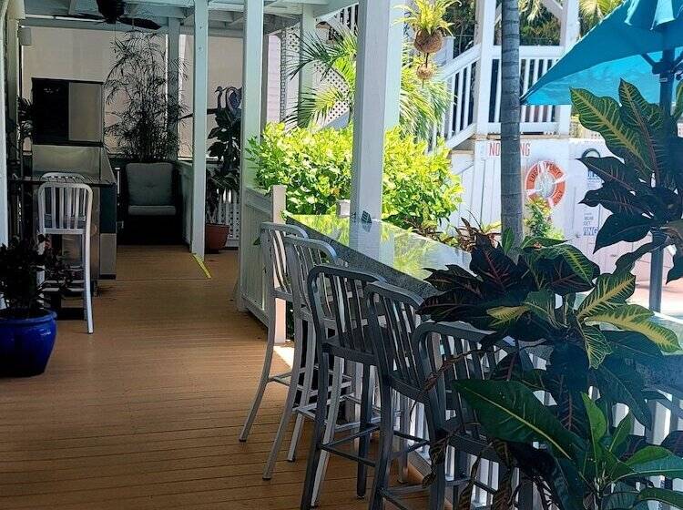 פנסיון Bishop Hotel Key West