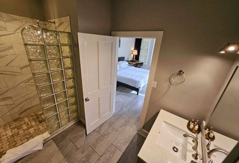 פנסיון Bishop Hotel Key West