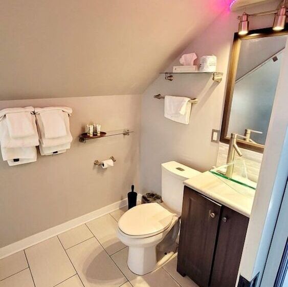 פנסיון Bishop Hotel Key West