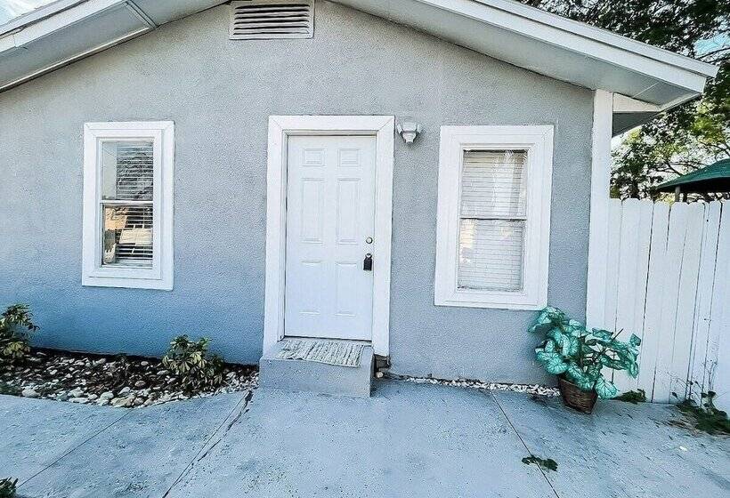 پانسیون Cerca A Busch  Gardens