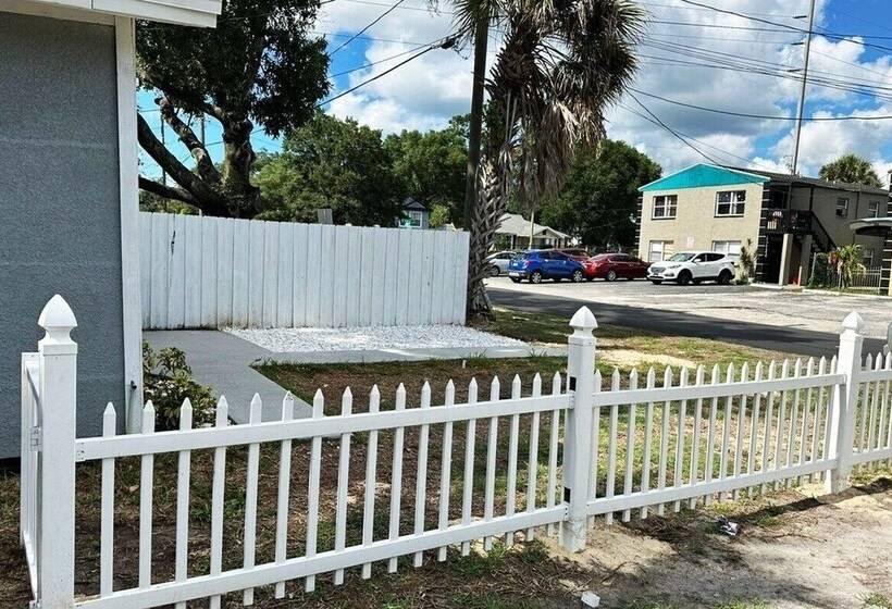 پانسیون Cerca A Busch  Gardens