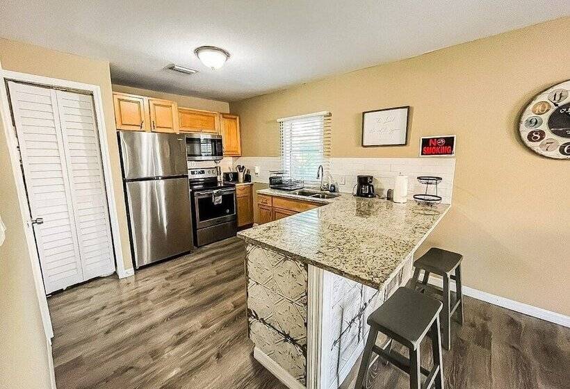 پانسیون Cerca A Busch  Gardens