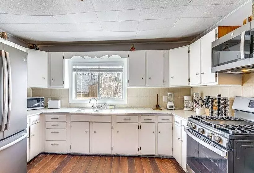 Pet Friendly Colorado Retreat W/ Patio & Fire Pit!