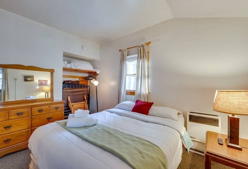 Pet Friendly Laconia Cabin W/ Fireplace + Deck!