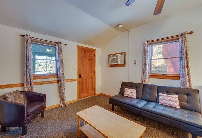 Pet Friendly Laconia Cabin W/ Fireplace + Deck!