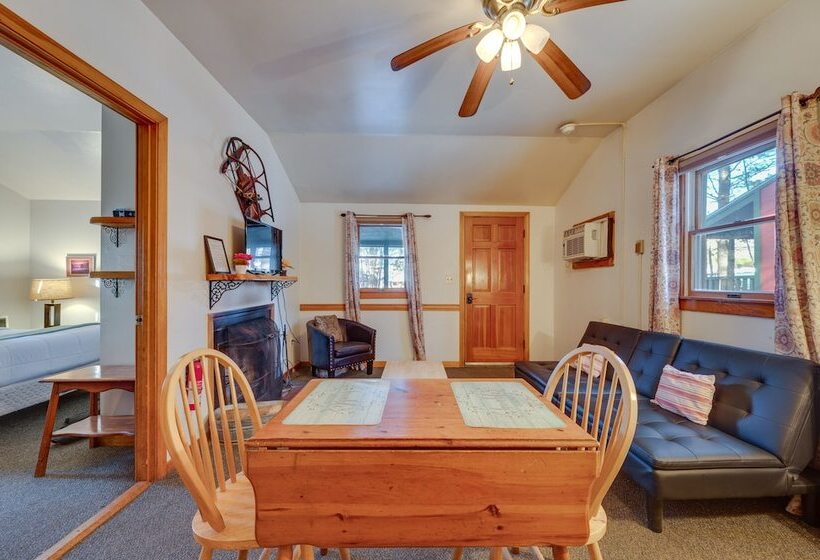Pet Friendly Laconia Cabin W/ Fireplace + Deck!