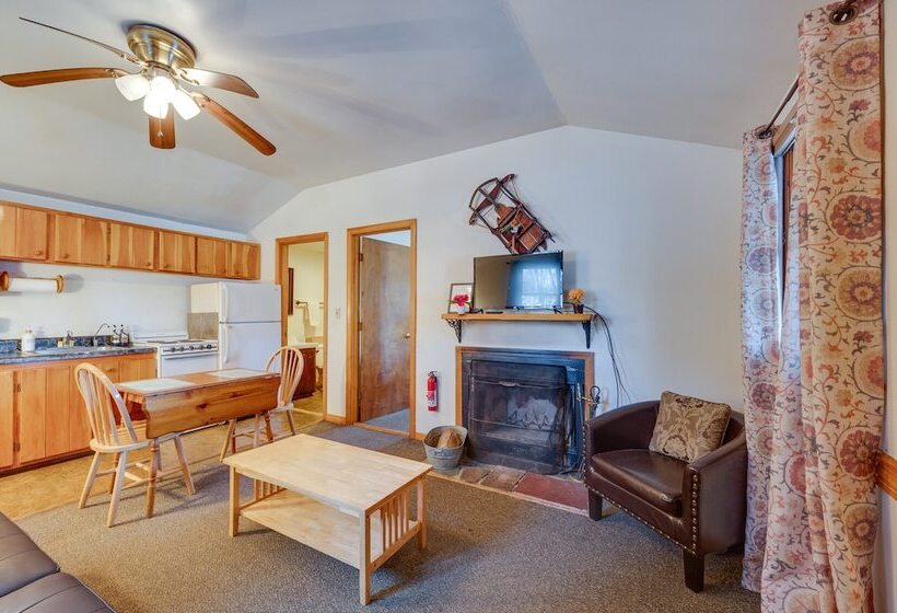 Pet Friendly Laconia Cabin W/ Fireplace + Deck!