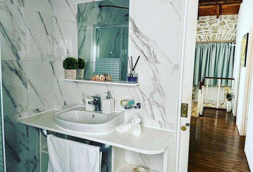 اقامتگاه Art House Pagoi Corfu