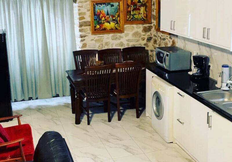 اقامتگاه Art House Pagoi Corfu