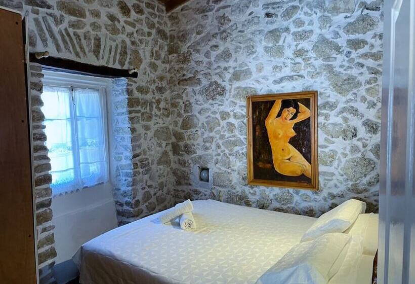 اقامتگاه Art House Pagoi Corfu
