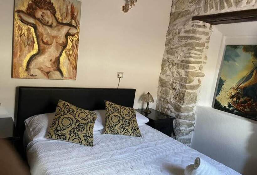 اقامتگاه Art House Pagoi Corfu