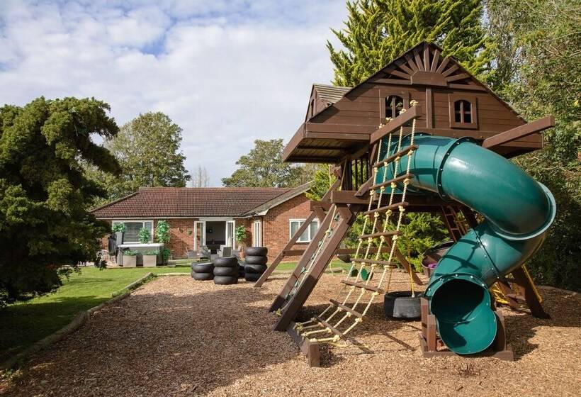 Резиденция Deluxe 2 Bed Versace Hottub Skytv