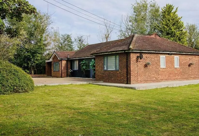 Residenssi Deluxe 2 Bed Versace Hottub Skytv