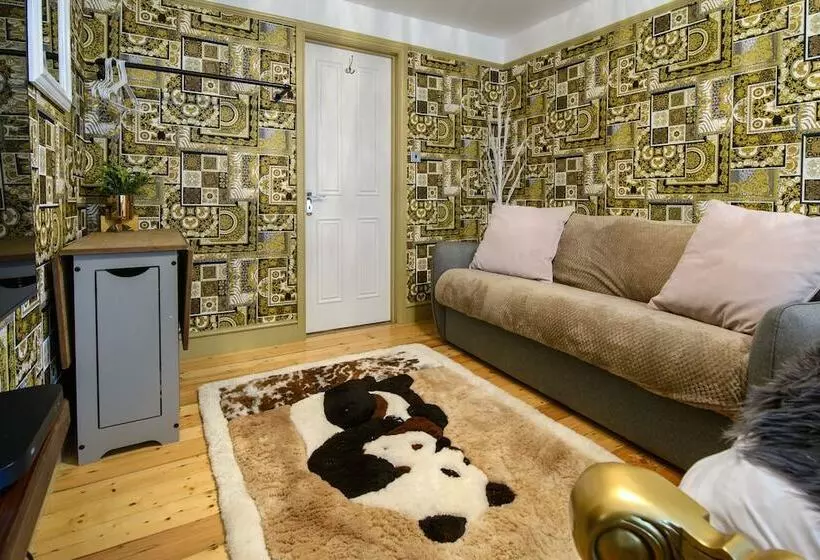 Residenssi Deluxe 2 Bed Versace Hottub Skytv