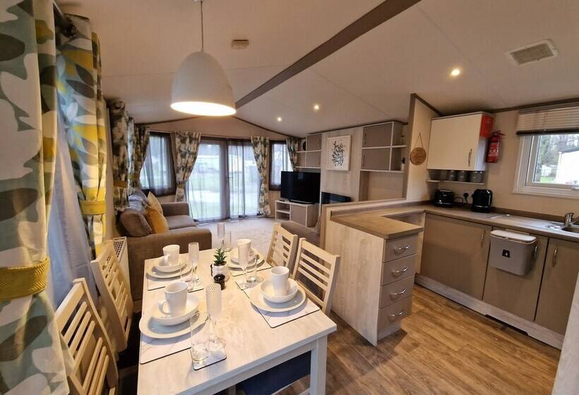 אתר נופש Bird Lake Pastures 2 Bedrooms 2 Baths