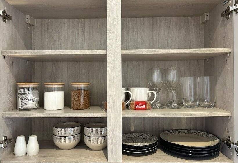 Cozy King Bed Cabin To Relax & Unwind With Garden View