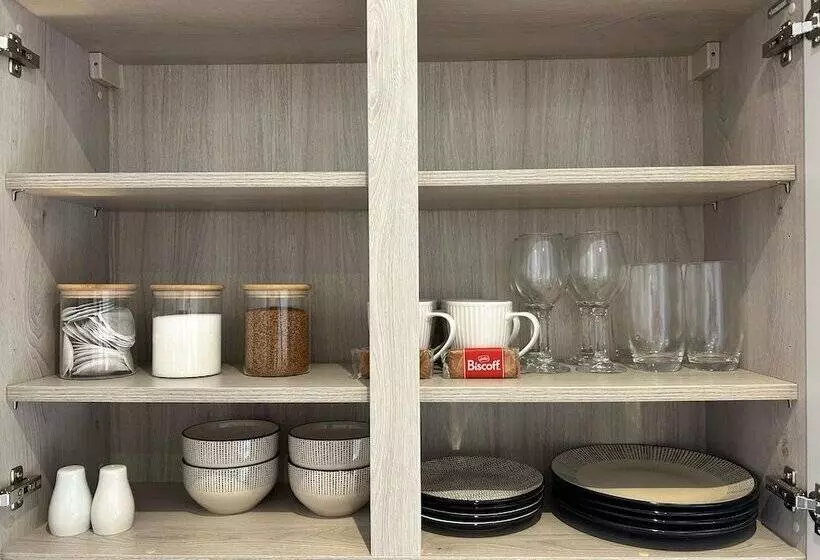 Cozy King Bed Cabin To Relax & Unwind With Garden View