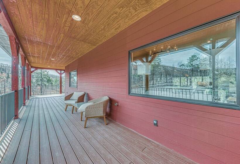 Spacious Ruidoso Home: Hike, Golf, Ski & More!