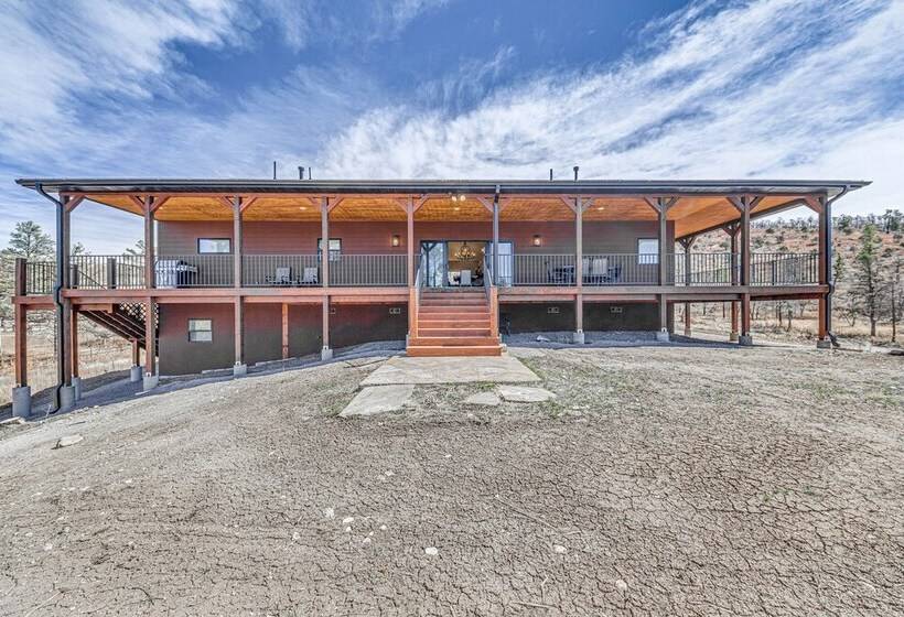 Spacious Ruidoso Home: Hike, Golf, Ski & More!