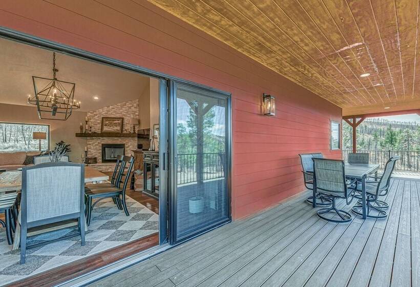 Spacious Ruidoso Home: Hike, Golf, Ski & More!