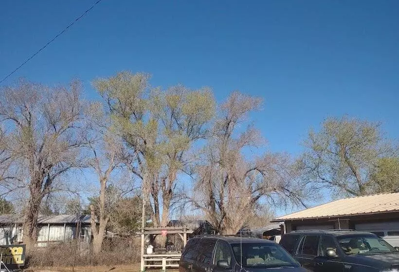 The Yucca Motel And Cabins