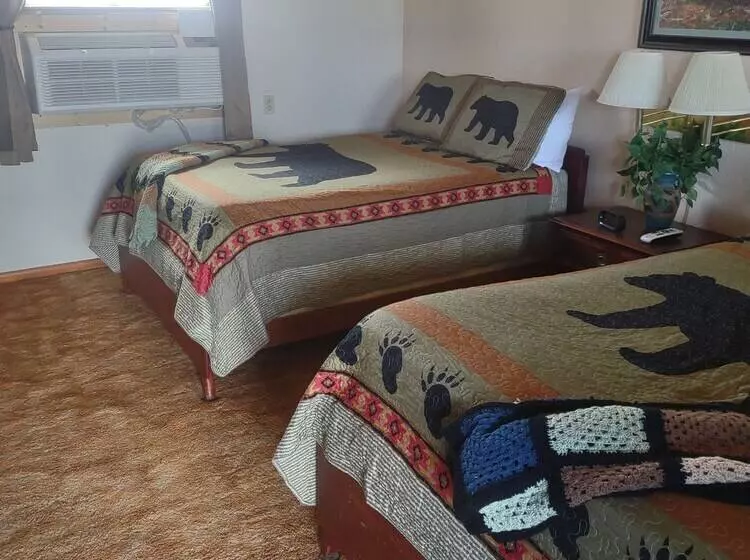 The Yucca Motel And Cabins